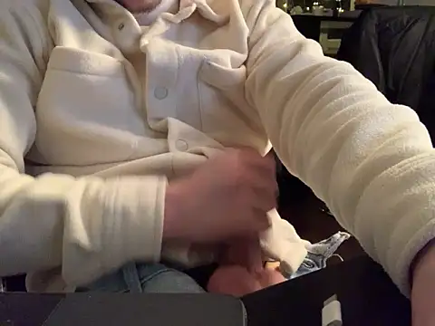 KendrickJiz online show from December 20, 2025, 11:18 pm