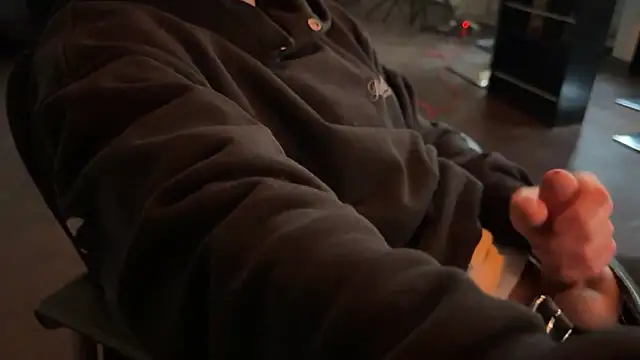 Snapshot of KendrickJiz chatting on April 4, 2026, 5:41 pm KendrickJiz online show from April 4, 2026, 5:41 pm