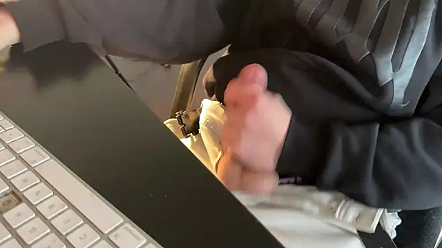 Snapshot of KendrickJiz chatting on March 22, 2026, 3:02 pm KendrickJiz online show from March 22, 2026, 3:02 pm