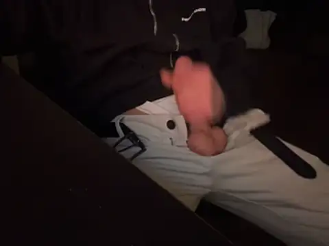 Snapshot of KendrickJiz chatting on March 30, 2026, 8:32 pm KendrickJiz online show from March 30, 2026, 8:32 pm