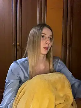 Snapshot of Ameli_Li chatting on March 19, 2025, 11:36 pm Ameli Li online show from March 19, 2025, 11:36 pm