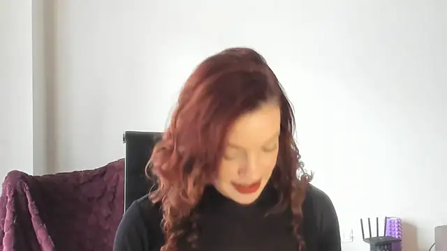 Snapshot of LilliLowexox chatting on March 19, 2026, 10:48 am LilliLowexox online show from March 19, 2026, 10:48 am