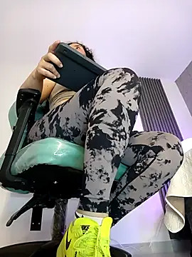 Valeria  soler online show from November 13, 2025, 3:49 pm