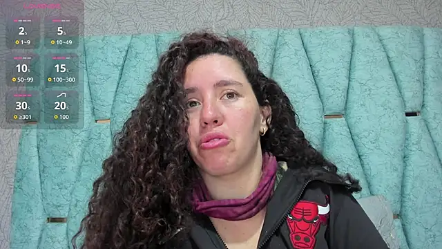 Valeria  soler online show from October 17, 2025, 2:19 pm