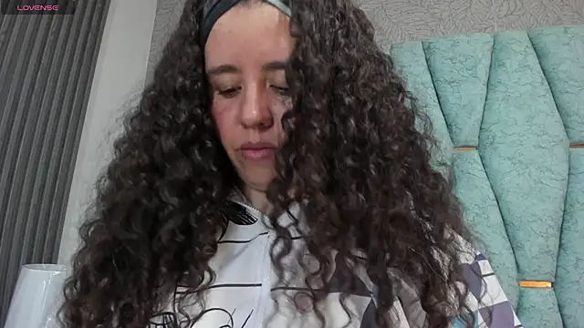 Valeria  soler online show from November 10, 2025, 8:25 pm