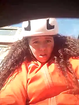 Valeria  soler online show from October 9, 2025, 12:06 pm