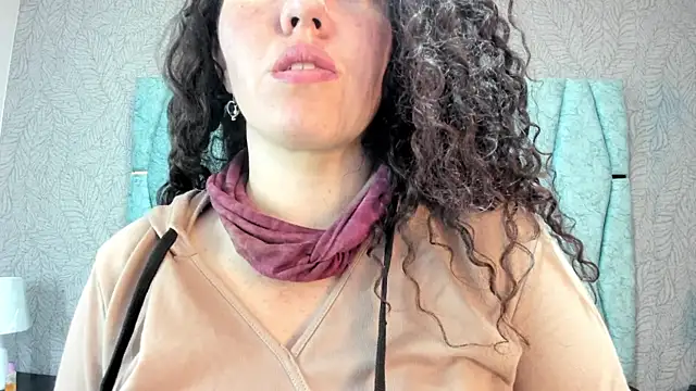 Valeria  soler online show from September 9, 2025, 12:47 pm