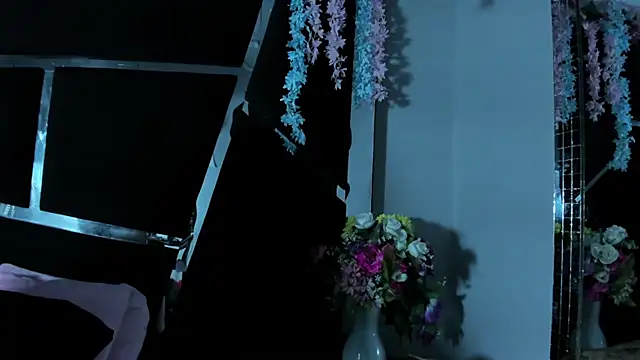 Snapshot of MaddyHudson chatting on January 13, 2026, 9:52 pm MaddyHudson online show from January 13, 2026, 9:52 pm