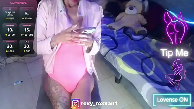 roxy roxxan online show from March 17, 2025, 1:18 pm