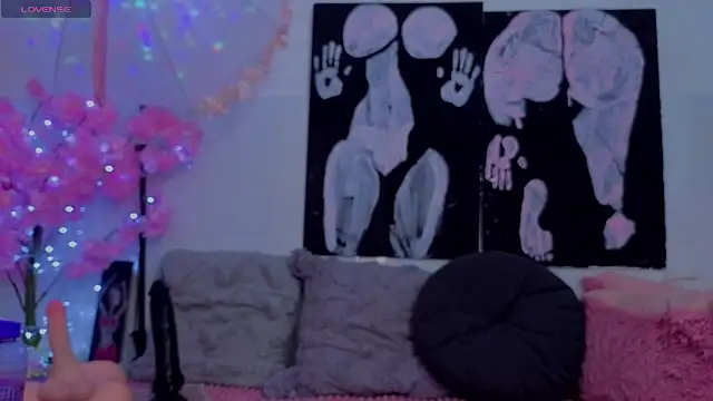 KilyetVera3x online show from February 13, 2026, 4:56 am