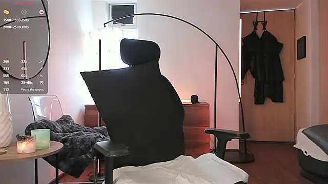 ariana fitl  online show from December 19, 2025, 4:31 pm