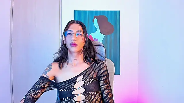 sofiaa grey  online show from April 9, 2026, 2:34 pm