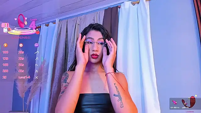 sofiaa grey  online show from October 12, 2025, 12:39 pm