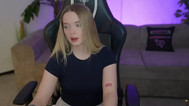 Snapshot of Cassy-Celestial_ chatting on November 8, 2025, 8:51 am Cassy-Celestial online show from November 8, 2025, 8:51 am