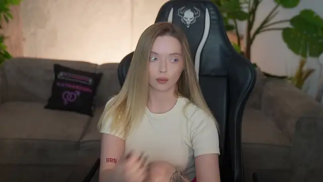 Snapshot of Cassy-Celestial_ chatting on March 1, 2026, 8:25 am Cassy-Celestial online show from March 1, 2026, 8:25 am