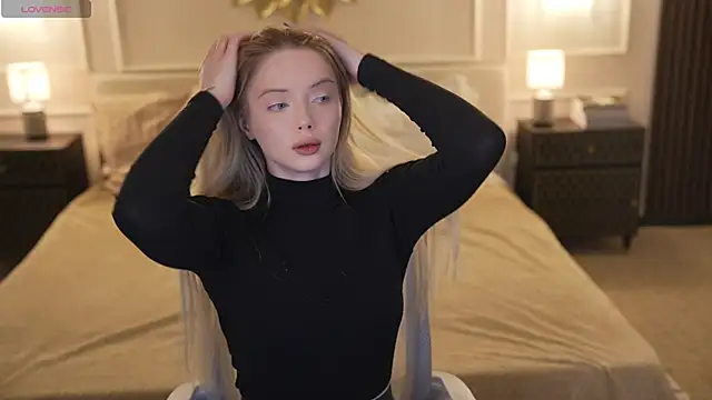 Snapshot of Cassy-Celestial_ chatting on November 17, 2025, 8:40 am Cassy-Celestial online show from November 17, 2025, 8:40 am