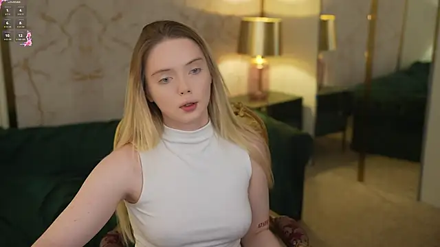 Snapshot of Cassy-Celestial_ chatting on October 25, 2025, 7:40 am Cassy-Celestial online show from October 25, 2025, 7:40 am