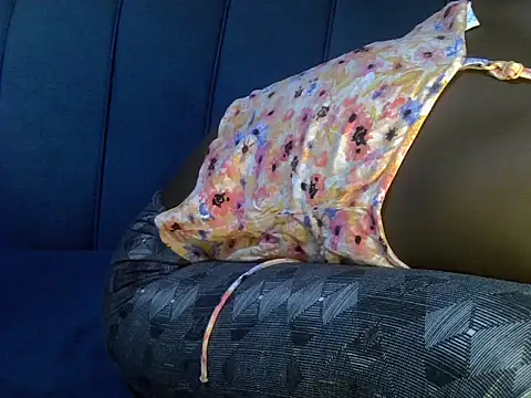 pretty alma20 online show from March 25, 2026, 7:02 pm