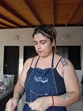 Juliietha servas online show from March 11, 2026, 9:42 pm