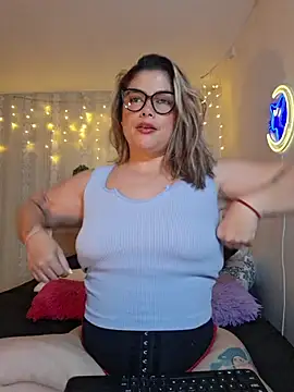 Snapshot of Juliietha_servas chatting on May 8, 2026, 12:47 am Juliietha servas online show from May 8, 2026, 12:47 am
