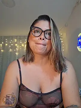 Snapshot of Juliietha_servas chatting on April 28, 2026, 12:09 am Juliietha servas online show from April 28, 2026, 12:09 am
