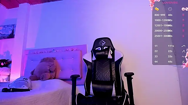 little jade online show from February 5, 2025, 5:31 pm