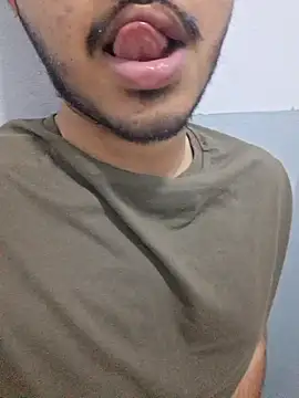 alesssterling online show from April 18, 2026, 6:43 pm