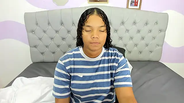 Snapshot of BRIYITHMENA chatting on March 18, 2025, 11:33 am BRIYITHMENA online show from March 18, 2025, 11:33 am