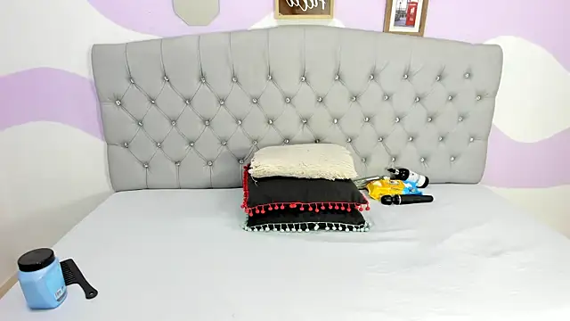 Snapshot of BRIYITHMENA chatting on October 1, 2025, 12:53 pm BRIYITHMENA online show from October 1, 2025, 12:53 pm