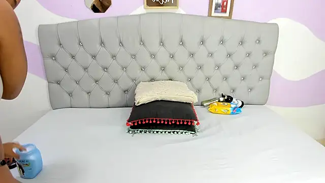 Snapshot of BRIYITHMENA chatting on September 23, 2025, 1:18 pm BRIYITHMENA online show from September 23, 2025, 1:18 pm