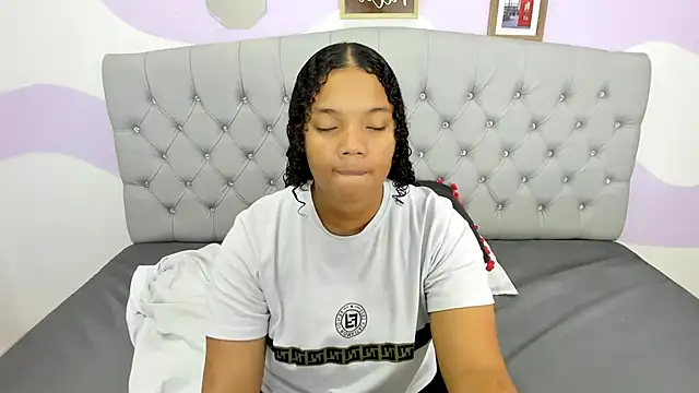 Snapshot of BRIYITHMENA chatting on March 21, 2025, 11:33 am BRIYITHMENA online show from March 21, 2025, 11:33 am