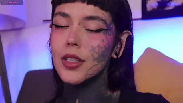 SylveonFox online show from October 10, 2025, 1:17 am