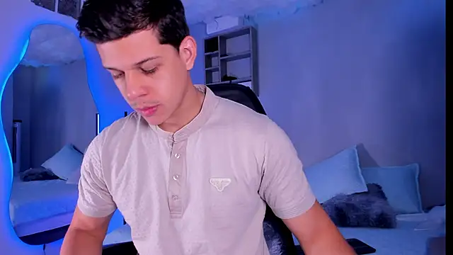 Snapshot of MarcoSullivan chatting on November 15, 2025, 1:37 pm MarcoSullivan online show from November 15, 2025, 1:37 pm