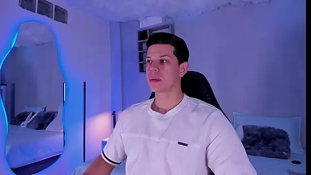 Snapshot of MarcoSullivan chatting on November 16, 2025, 2:00 pm MarcoSullivan online show from November 16, 2025, 2:00 pm