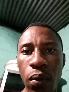 HandsomeBuoyy21 online show from April 14, 2026, 1:10 am