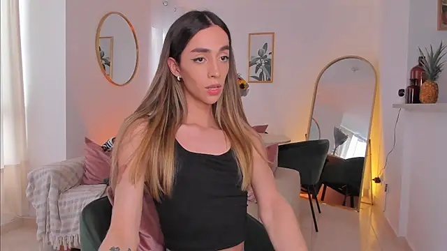 Snapshot of Emmavr chatting on March 13, 2025, 10:10 pm Emmavr online show from March 13, 2025, 10:10 pm