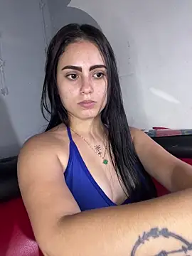 Snapshot of Azuna25 chatting on April 15, 2026, 7:58 pm Azuna25 online show from April 15, 2026, 7:58 pm
