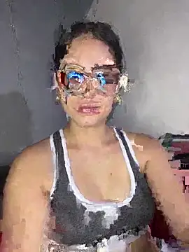 Snapshot of Azuna25 chatting on April 1, 2026, 7:55 pm Azuna25 online show from April 1, 2026, 7:55 pm