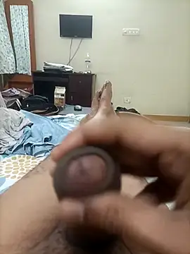 AUNTY1984 online show from June 13, 2026, 1:20 pm