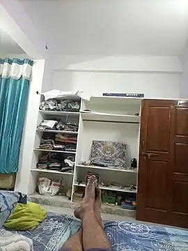 AUNTY1984 online show from June 26, 2026, 6:41 am