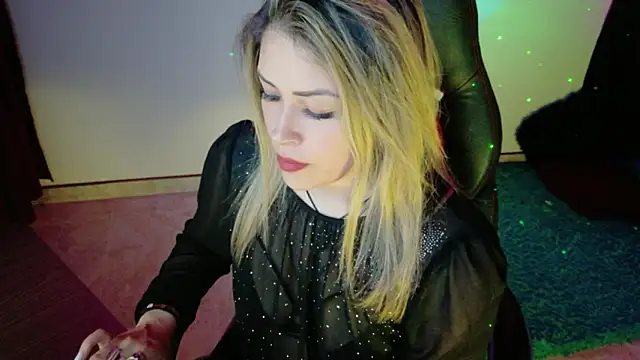 Snapshot of Natalia_Montoya chatting on October 27, 2025, 10:44 pm Natalia Montoya online show from October 27, 2025, 10:44 pm