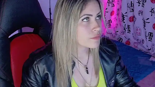 Snapshot of Natalia_Montoya chatting on October 22, 2025, 12:21 am Natalia Montoya online show from October 22, 2025, 12:21 am