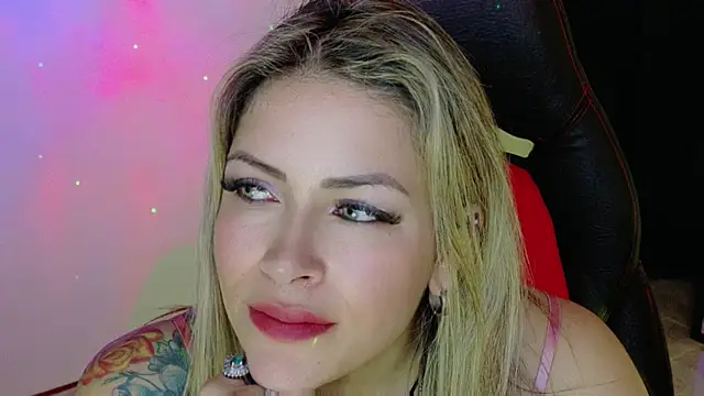 Snapshot of Natalia_Montoya chatting on November 26, 2025, 9:15 pm Natalia Montoya online show from November 26, 2025, 9:15 pm