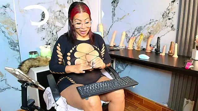 AlixLong online show from February 3, 2026, 3:15 am