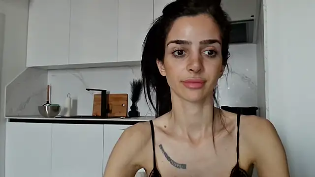 exotic brunettee online show from February 1, 2025, 1:41 pm