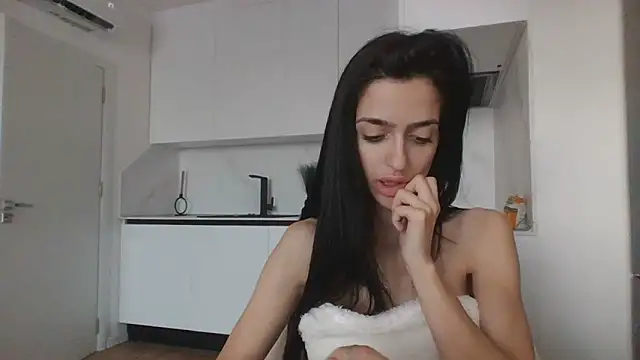 exotic brunettee online show from January 4, 2025, 1:31 pm