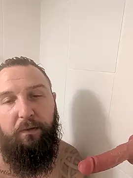 Snapshot of beardedbeasty86 chatting on October 25, 2025, 4:44 am beardedbeasty86 online show from October 25, 2025, 4:44 am