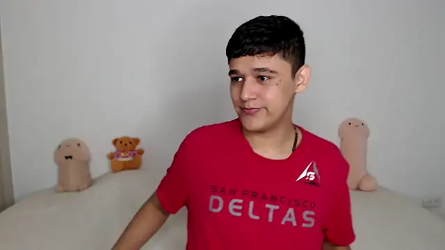 Snapshot of kaiine190 chatting on November 25, 2025, 10:37 am kaiine190 online show from November 25, 2025, 10:37 am