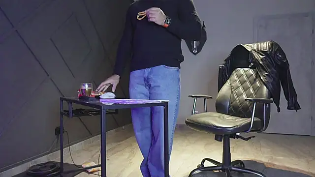 mattmasterss online show from November 7, 2025, 3:55 am