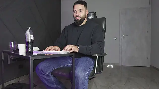 mattmasterss online show from October 19, 2025, 7:27 pm